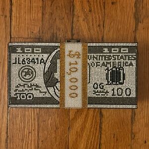 10,000 Dollar Clutch